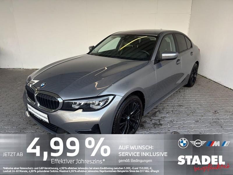 Grau Gebraucht 2022 BMW 318 Sport Line Limousine | 25.444 € (Guter Preis) - Bild 1/4