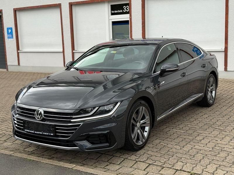 Grau Gebraucht 2018 VW Arteon R-line Limousine | 21.900 € (Fairer Preis) - Bild 1/4