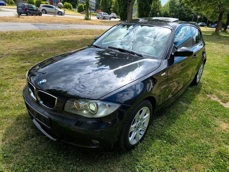 Schwarz Gebraucht 2009 BMW 116 M Sport Kleinwagen | 2.950 € (Superpreis) - Bild 1/4