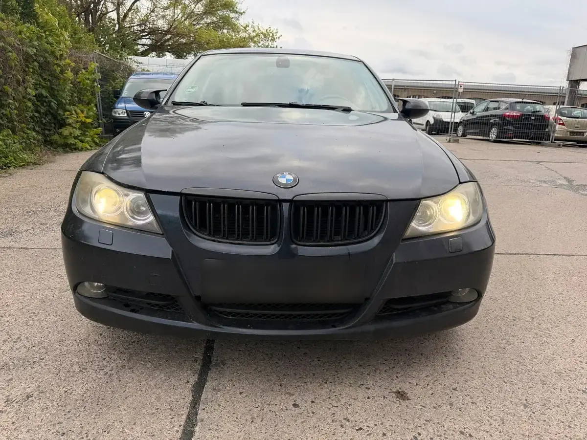 Gebraucht BMW 320 150 PS (110 kW) 2005 Limousine
