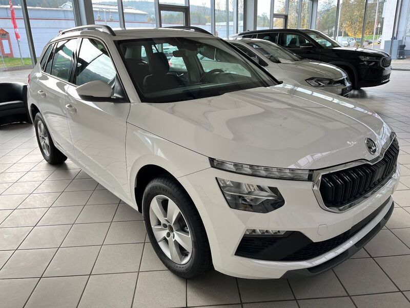 Weiß Neu 2024 Skoda Kamiq Selection SUV | 27.235 € (Etwas zu teuer) - Bild 1/4