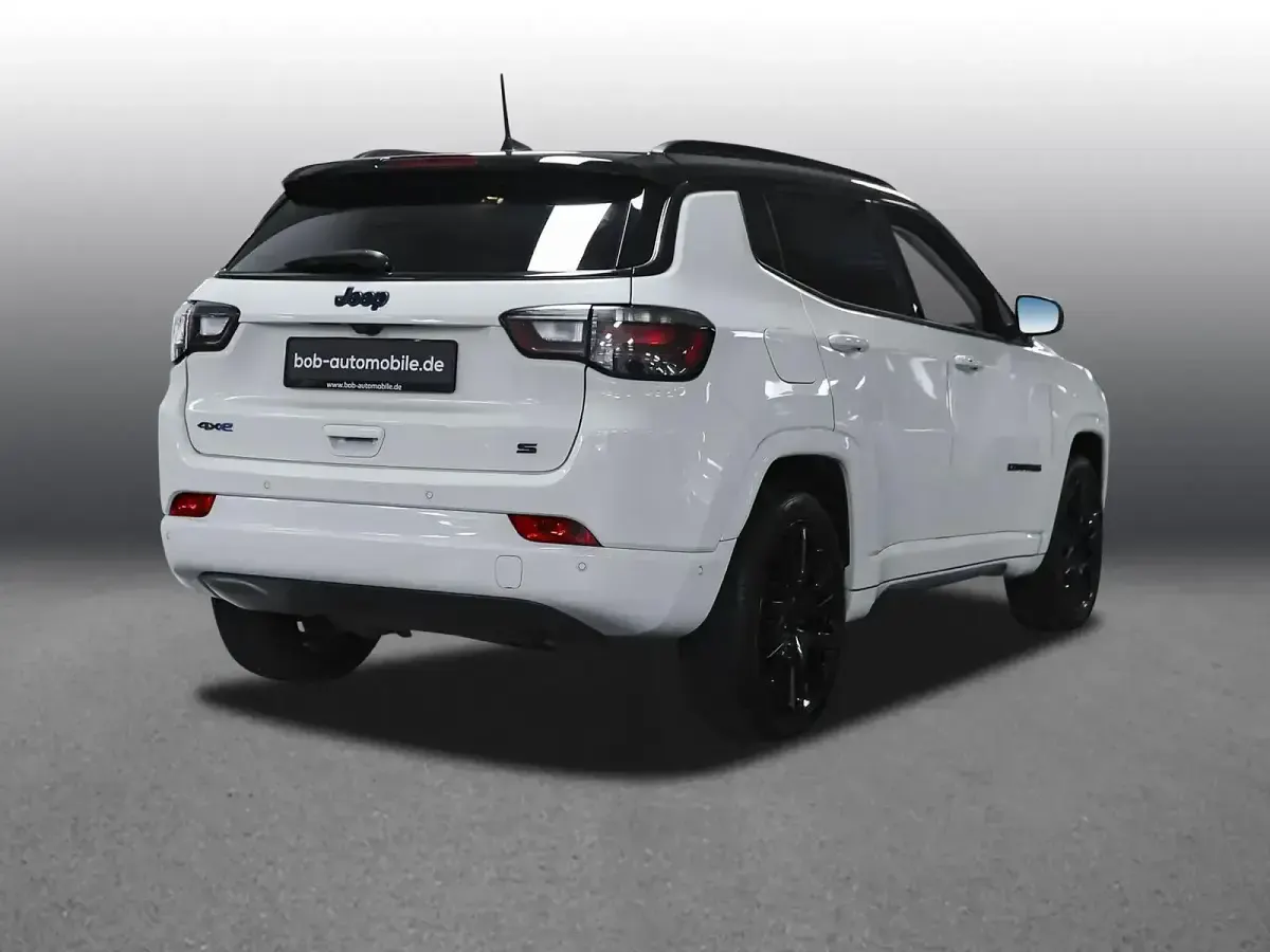 Gebraucht Jeep Compass 179 PS (131 kW) 2022 Alpine white (weiß) / dach sch SUV