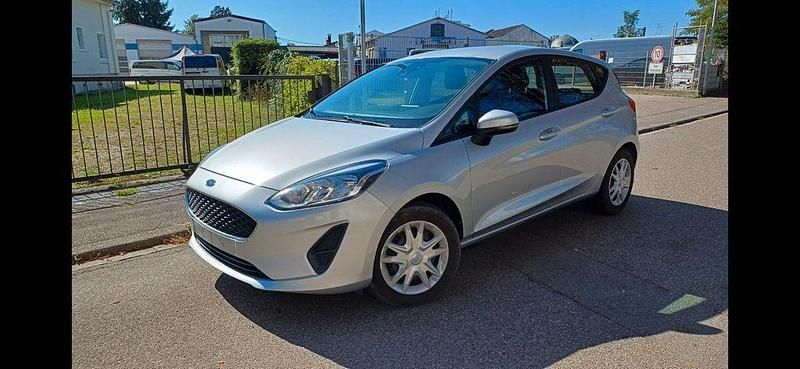 Silber Gebraucht 2019 Ford Fiesta Cool & Connect Kleinwagen | 8.600 € (Guter Preis) - Bild 1/4