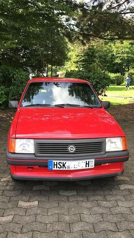 Rot Gebraucht 1990 Opel Corsa Limousine | 4.850 € - Bild 1/4