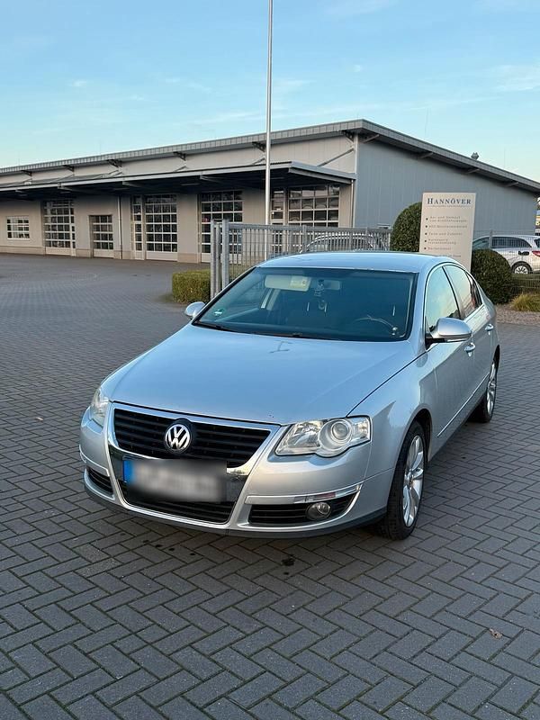 Grau Gebraucht 2008 VW Passat Kleinwagen | 4.000 € (Etwas zu teuer) - Bild 1/4
