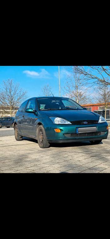 Gebraucht Ford Focus Trend 101 PS (74 kW) 2000 Grün Limousine