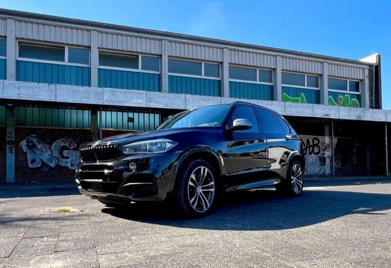 Schwarz Gebraucht 2014 BMW X5 M50 Shadowline SUV | 26.400 € (Fairer Preis) - Bild 1/4