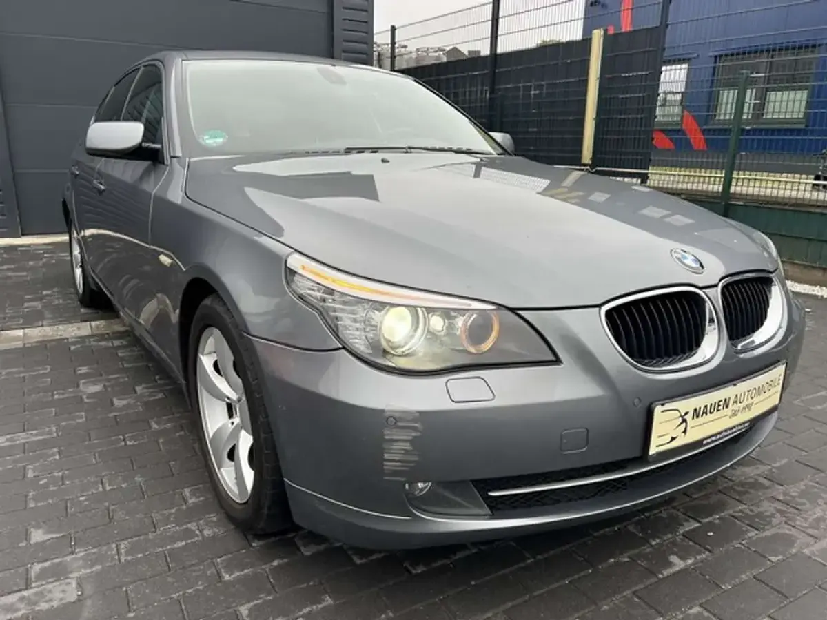 Gebraucht BMW 520 177 PS (130 kW) 2008 Silber/grau (metallic) Limousine