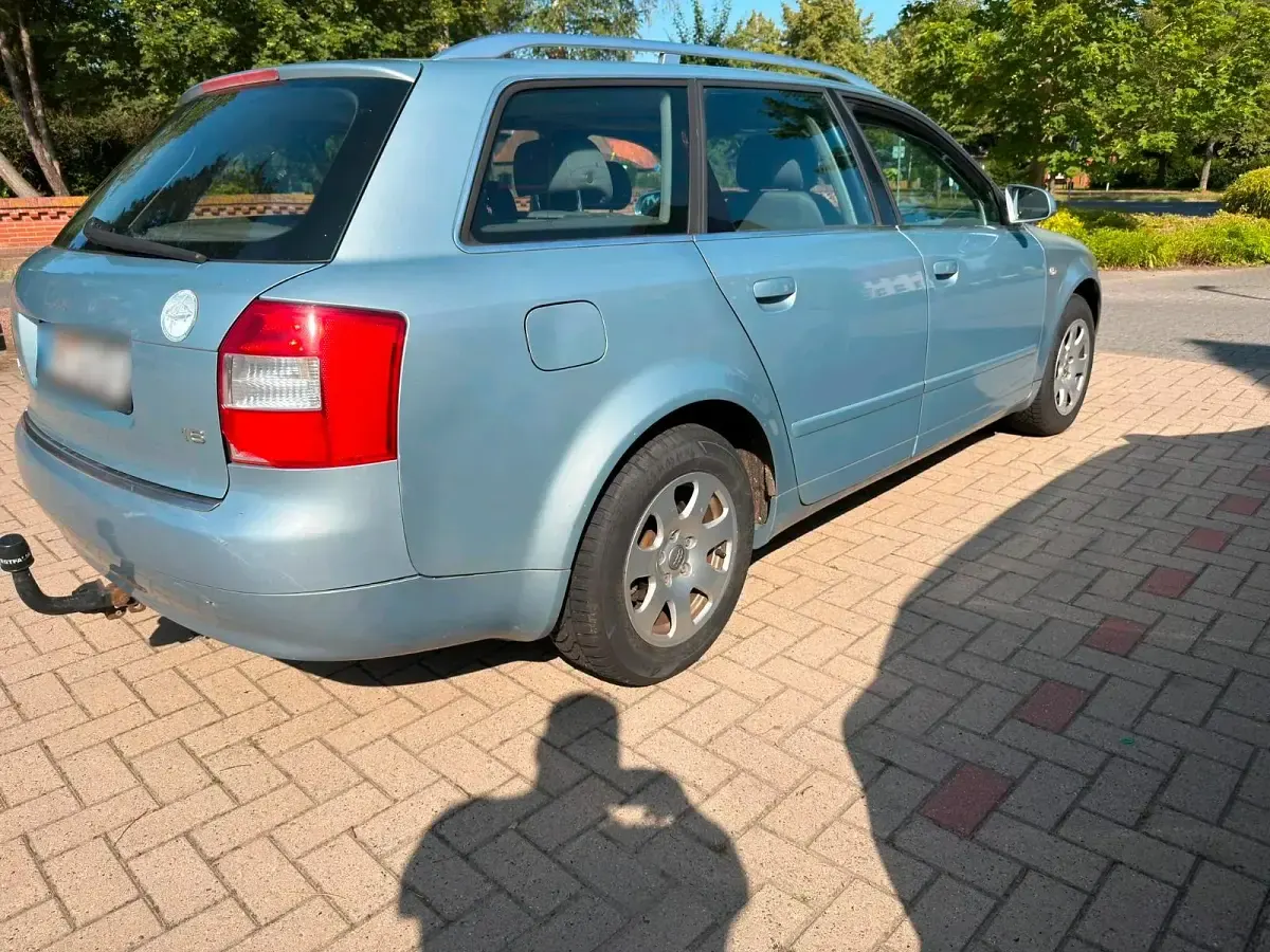 Gebraucht Audi A4 102 PS (75 kW) 2005 Blau Kombi