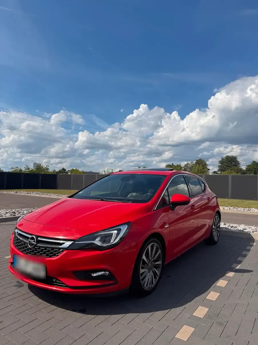 Gebraucht Opel Astra 136 PS (100 kW) 2015 Rot Limousine