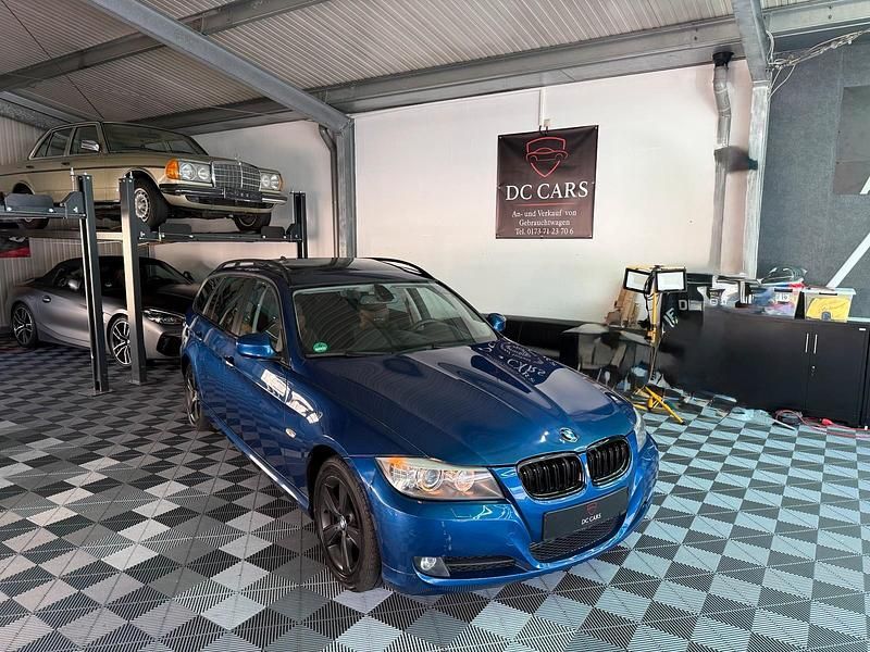Gebraucht BMW 320 177 PS (130 kW) 2009 Blau Kombi