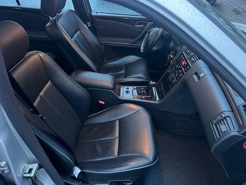 Gebraucht Mercedes E270 Avantgarde 170 PS (125 kW) 2000 Silber Kombi