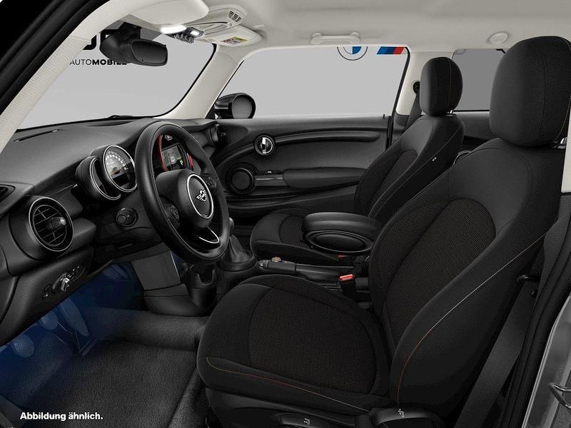 Gebraucht Mini Cooper Hatch 136 PS (100 kW) 2019 Moonwalk grey Kleinwagen