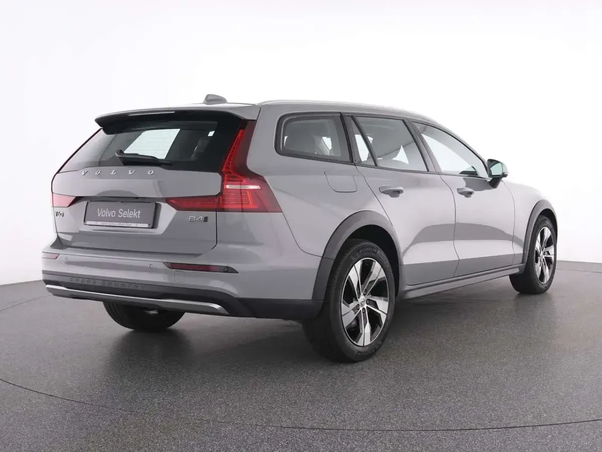 Occasion Volvo V60 CC Plus 196 ch (144 kW) 2024 Gris Break