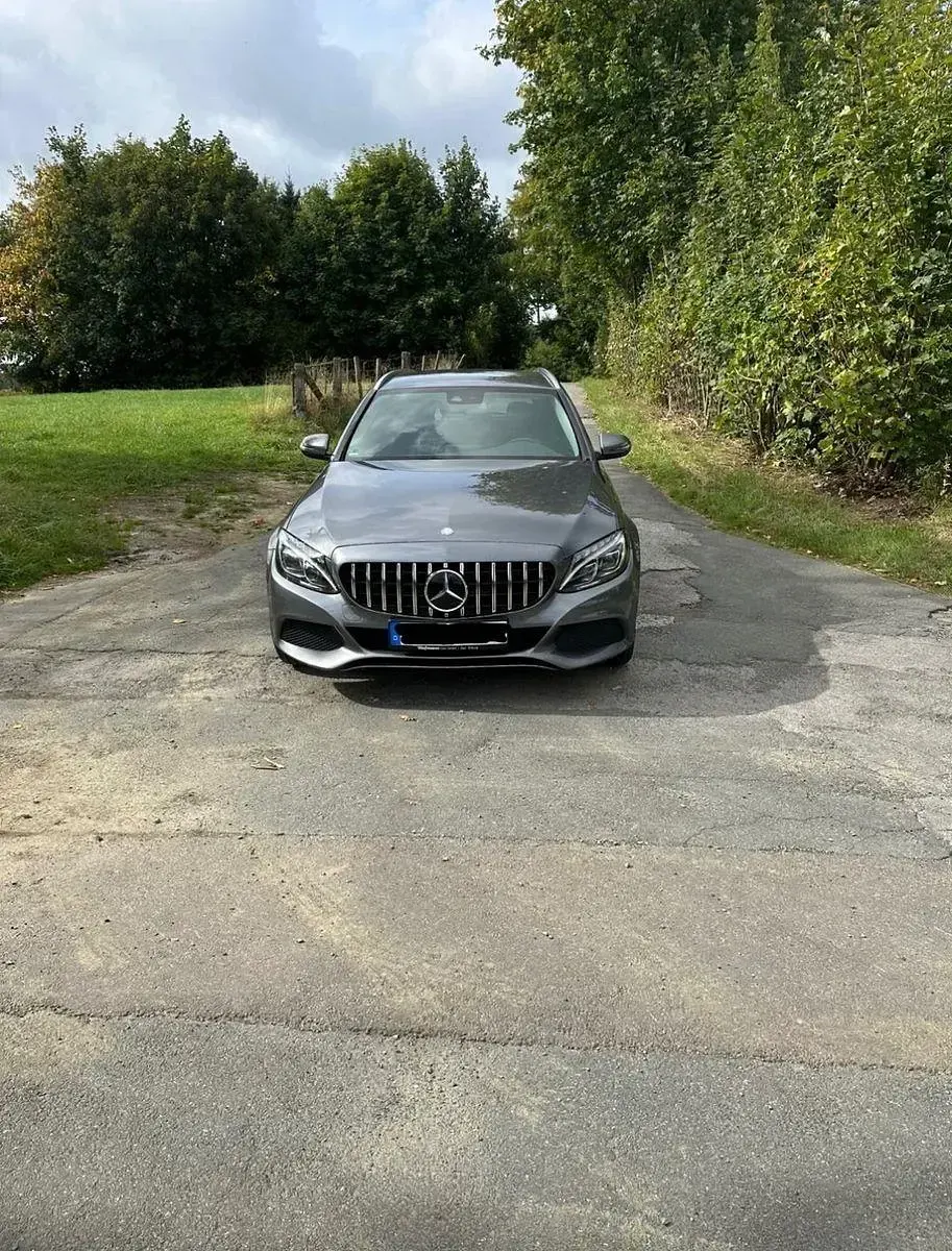 Gebraucht Mercedes C250 204 PS (150 kW) 2017 Grau Kombi