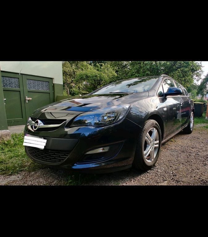 Schwarz Gebraucht 2015 Opel Astra Style Kombi | 6.390 € (Guter Preis) - Bild 1/4