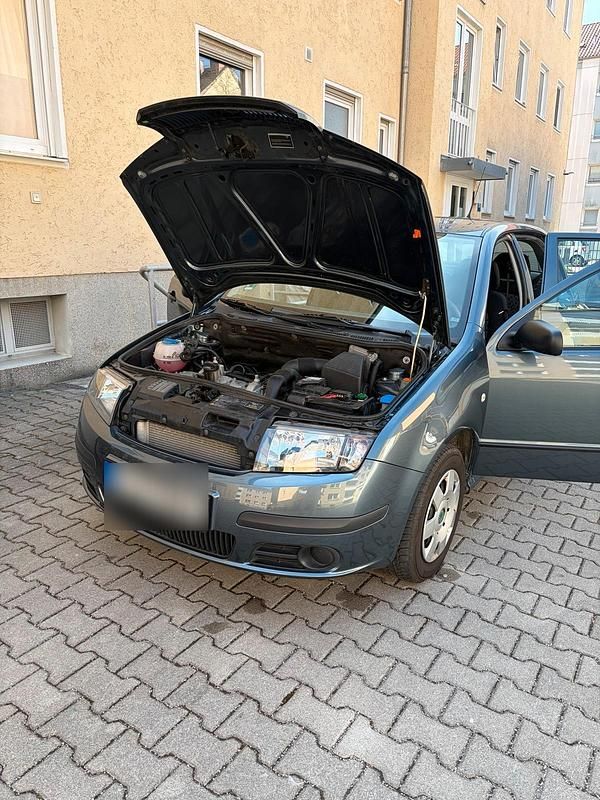 Gebraucht Skoda Fabia 55 PS (40 kW) 2006 Blau Limousine