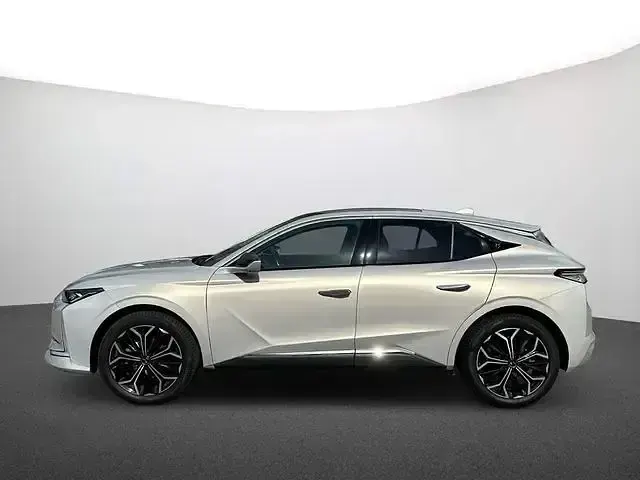Gebraucht DS Automobiles DS4 Performance Line Plus 131 PS (96 kW) 2023 Lackierung chrystal pearl/typ aussenverkleidung metalliclackierung SUV