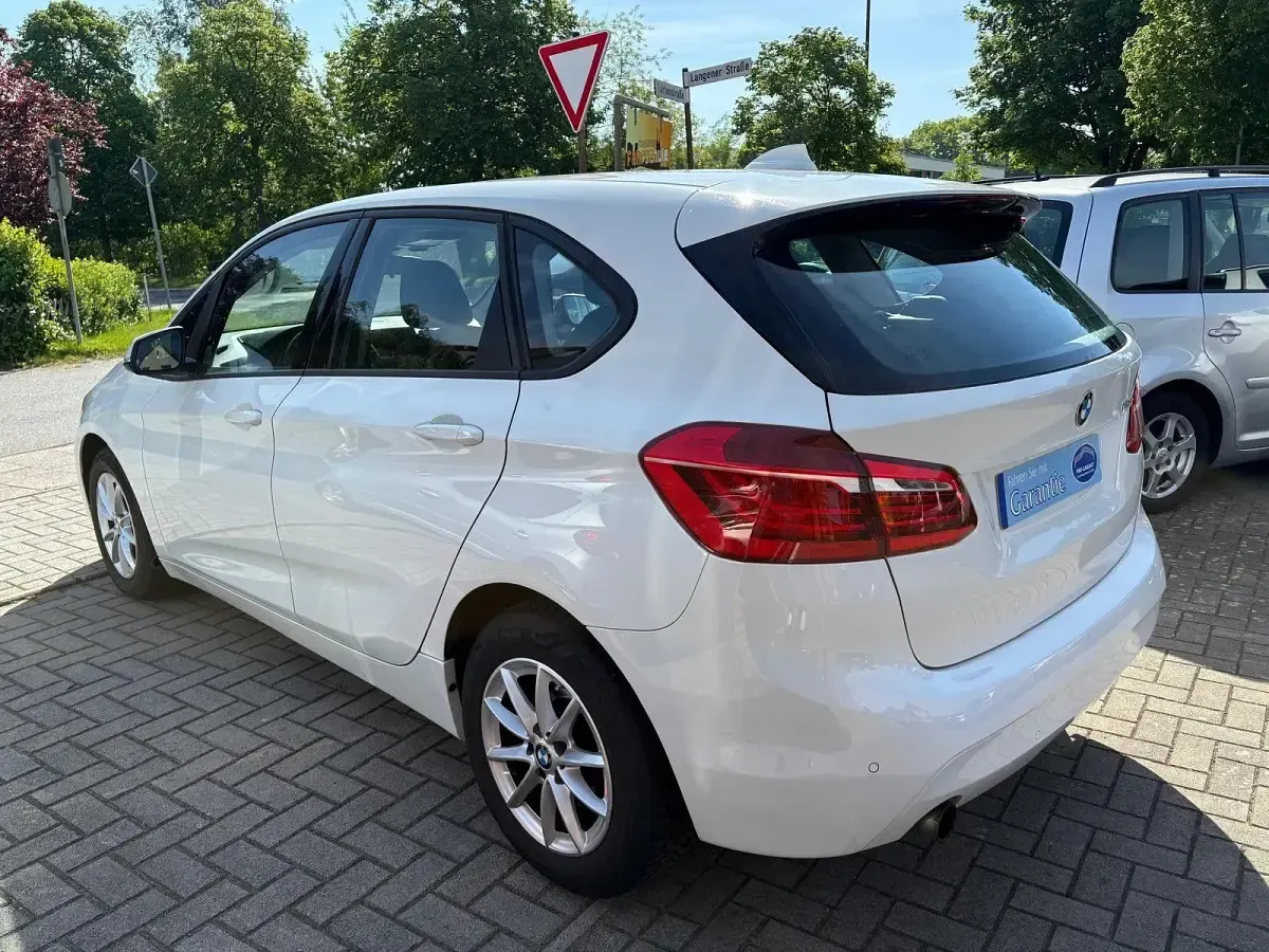 Gebraucht BMW 218 Advantage 136 PS (100 kW) 2016 Weiß Kombi