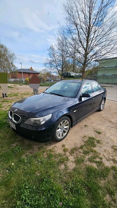 Blau Gebraucht 2004 BMW 525 Limousine | 3.000 € (Superpreis) - Bild 1/4