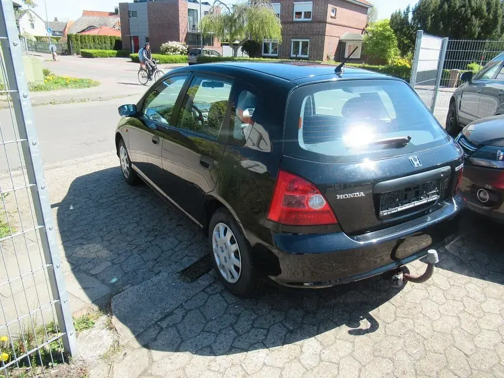Second-hand Honda Civic 90 CP (66 kW) 2003 Negru Berlinǎ