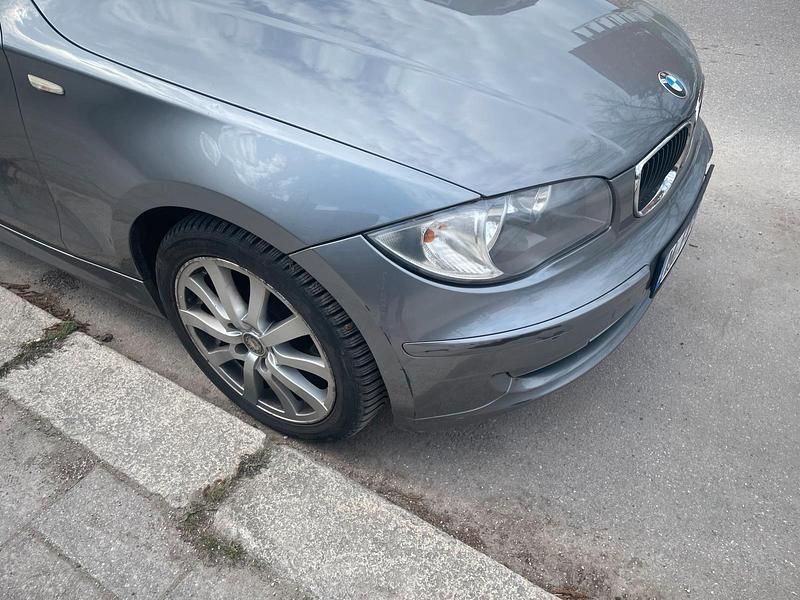 Gebraucht BMW 118 2011 Grau Kleinwagen