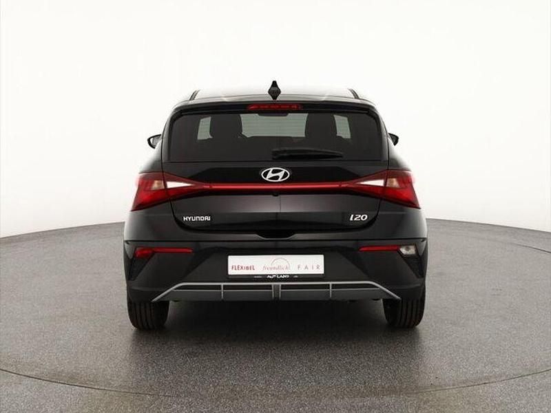 Gebraucht Hyundai i20 79 PS (58 kW) 2024 Schwarz Limousine