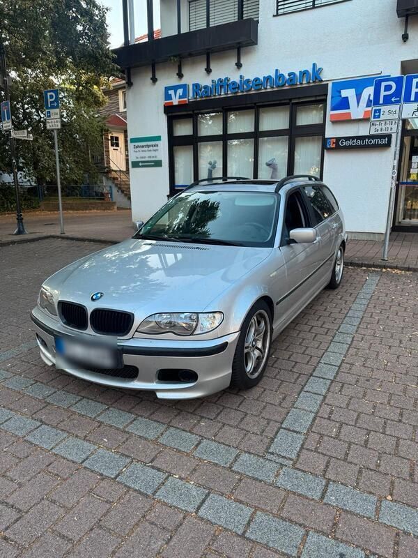 Silber Gebraucht 2002 BMW 330 Kombi | 3.999 € (Fairer Preis) - Bild 1/4