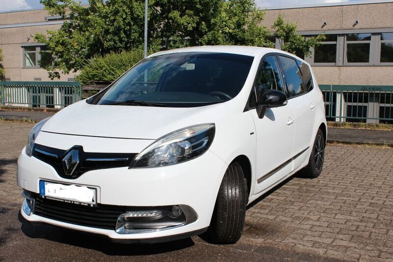 Weiß Gebraucht 2012 Renault Grand Scénic III Dynamique Van / Kleinbus | 4.900 € (Guter Preis) - Bild 1/4