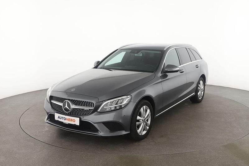 Grau Gebraucht 2019 Mercedes C220 Avantgarde Kombi | 26.900 € (Fairer Preis) - Bild 1/3