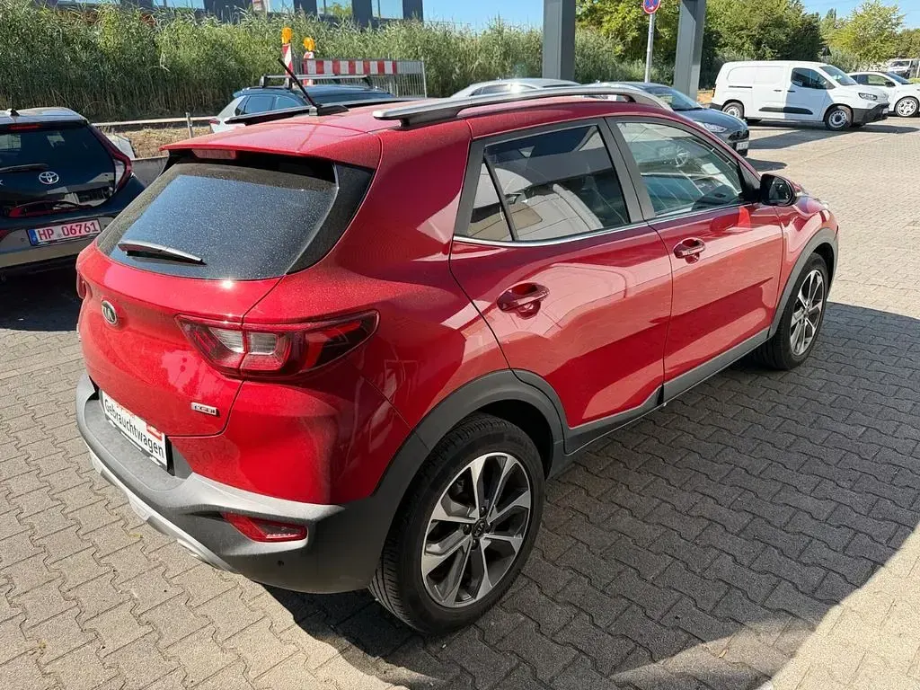 Gebraucht Kia Stonic Spirit 120 PS (88 kW) 2017 Rot SUV