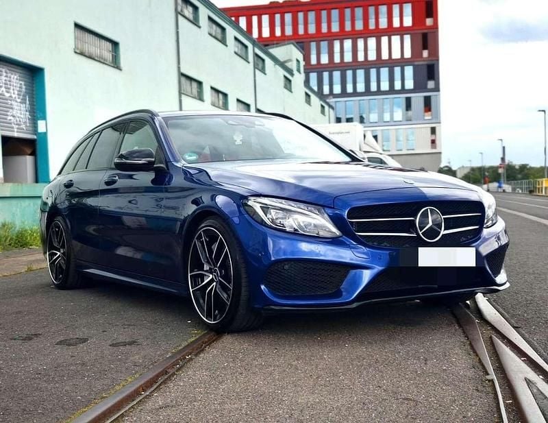 Blau Gebraucht 2018 Mercedes C250 AMG line Kombi | 20.500 € (Guter Preis) - Bild 1/4