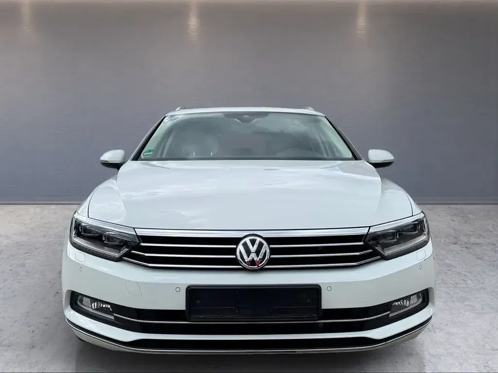 Gebraucht VW Passat Highline 190 PS (139 kW) 2019 Weiß Kombi