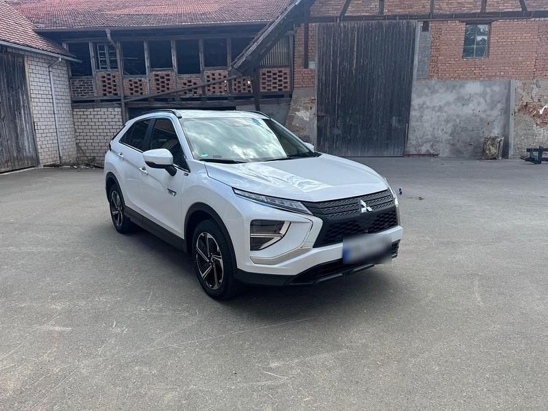 Weiß Gebraucht 2022 Mitsubishi Eclipse Cross SUV | 21.500 € (Guter Preis) - Bild 1/4