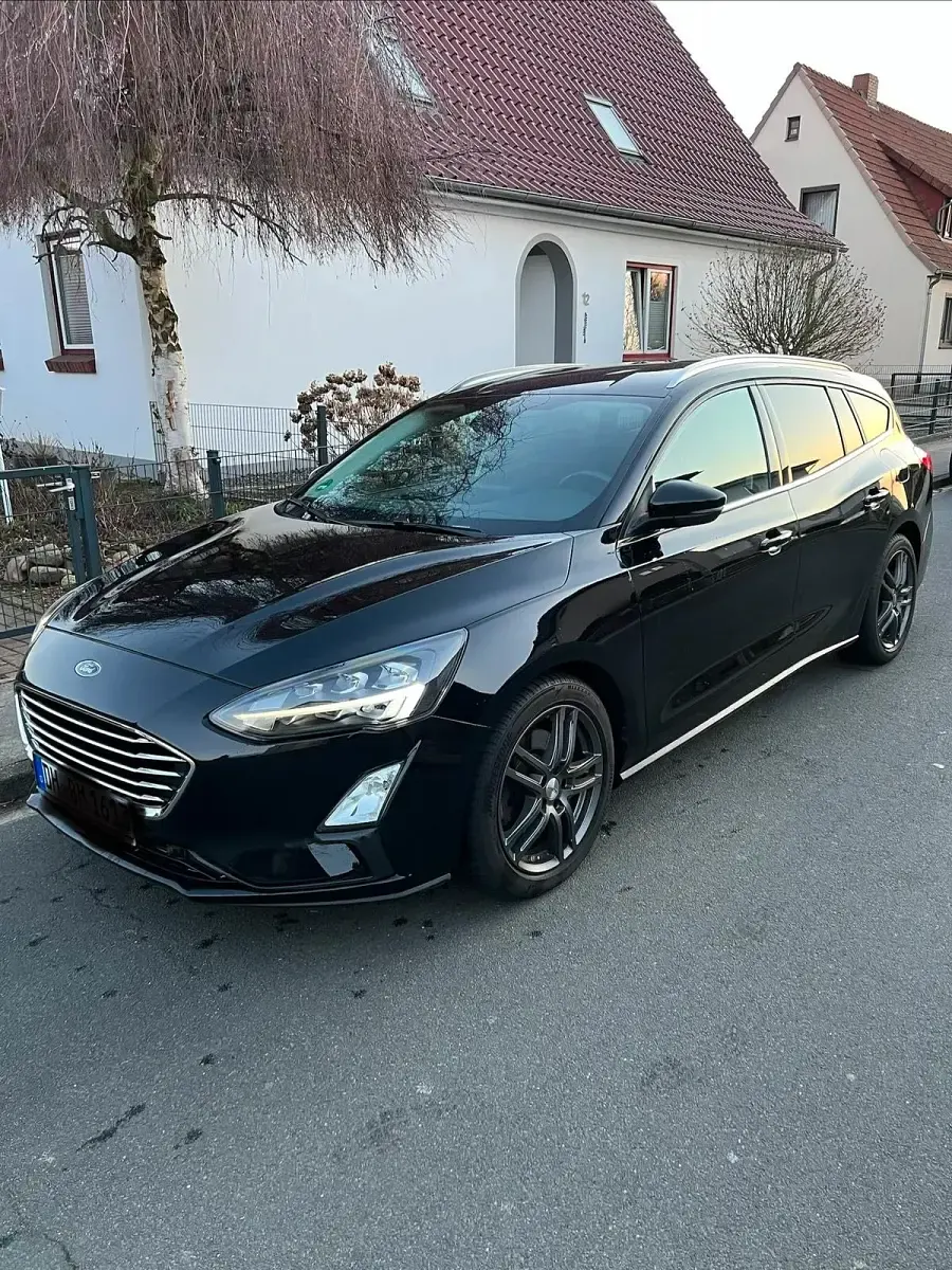 Gebraucht Ford Focus Titanium 150 PS (110 kW) 2020 Schwarz Kombi