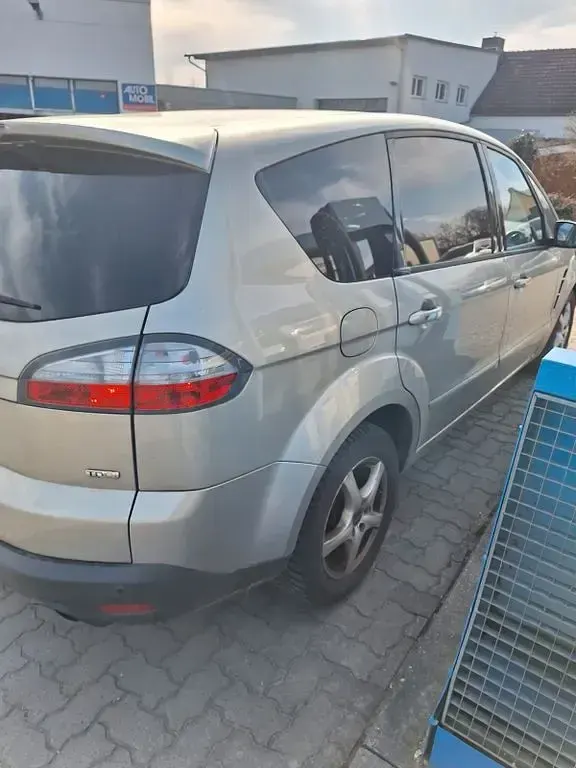 Gebraucht Ford S-MAX S 175 PS (128 kW) 2009 Silber Van / Kleinbus