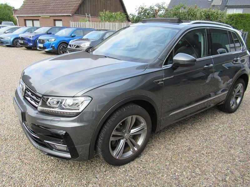 Grau Gebraucht 2020 VW Tiguan R-line SUV | 27.950 € (Superpreis) - Bild 1/4