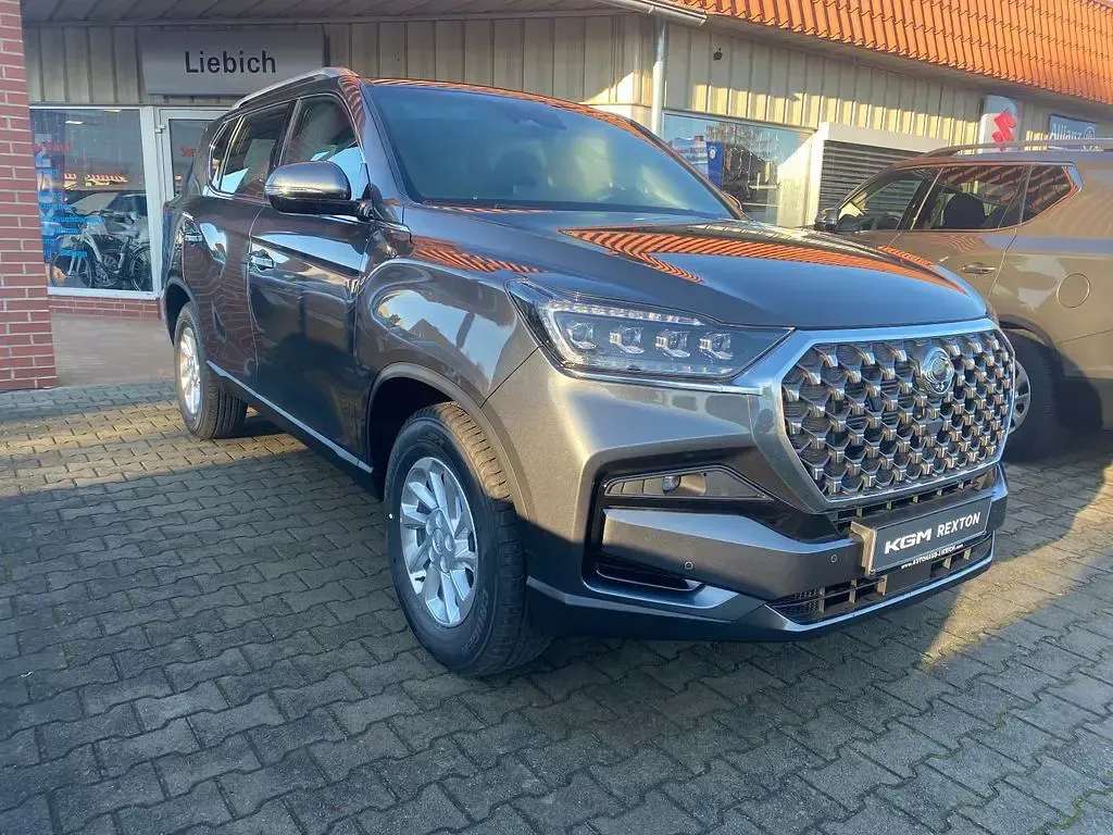 Neu KGM Rexton 203 PS (149 kW) 2026 Grau SUV