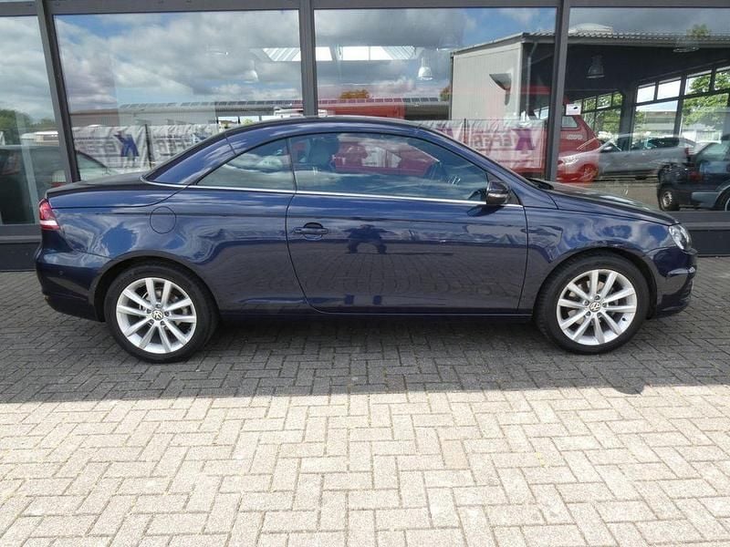 Gebraucht VW Eos Sport 122 PS (89 kW) 2012 Blau Cabrio
