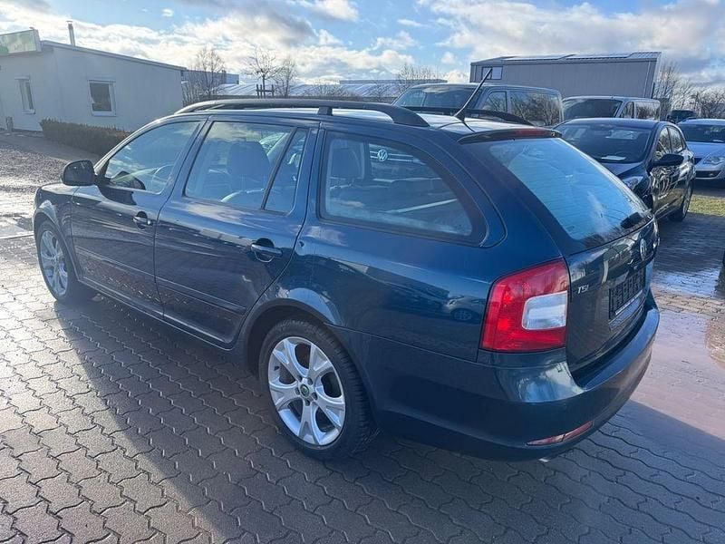 Gebraucht Skoda Octavia Elegance 160 PS (117 kW) 2012 Grün Kombi