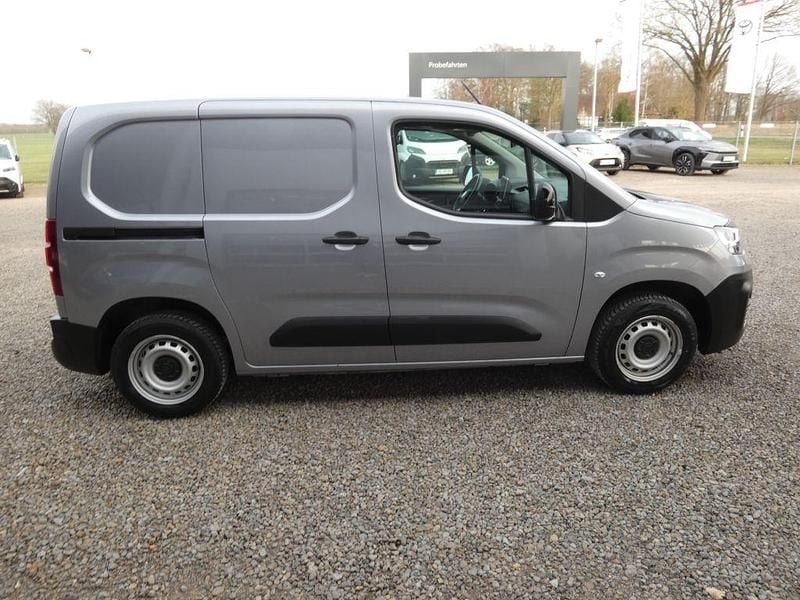 Gebraucht Fiat Doblò 110 PS (80 kW) 2023 Artense grau Van / Kleinbus