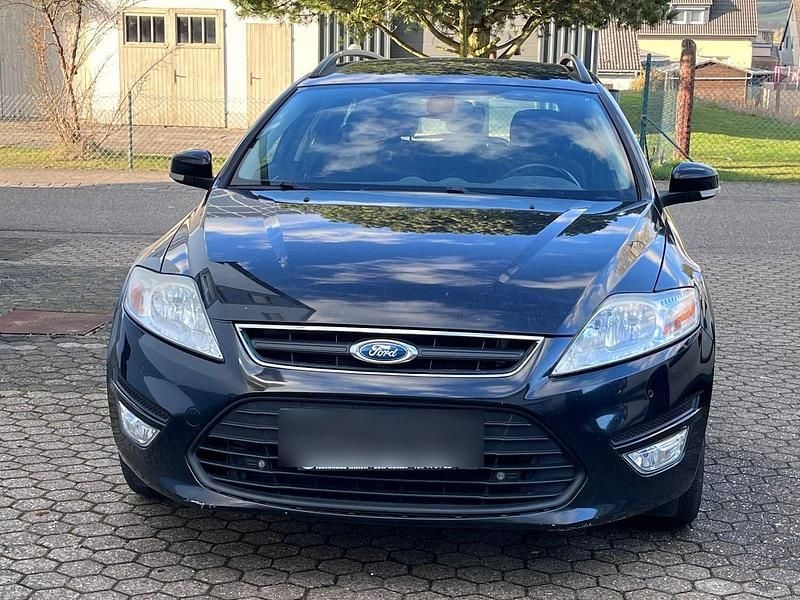 Gebraucht Ford Mondeo 140 PS (102 kW) 2011 Schwarz Kombi
