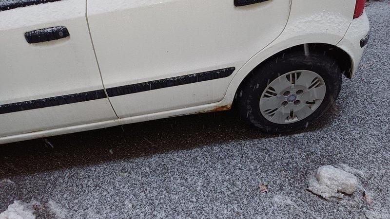 Weiß Gebraucht 2009 Fiat Panda Kleinwagen | 600 € - Bild 1/4