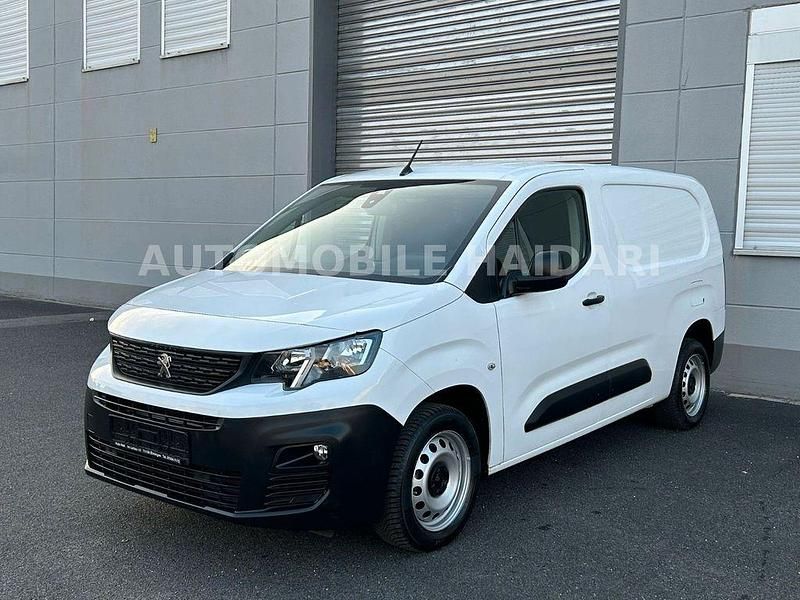 Weiß Gebraucht 2019 Peugeot Partner Premium Van | 13.290 € (Guter Preis) - Bild 1/4