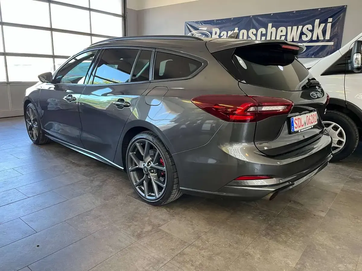 Gebraucht Ford Focus ST 280 PS (205 kW) 2022 Magneticgrau (metallic) Kombi