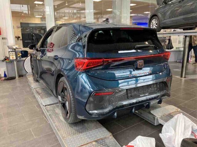 Gebraucht Cupra Born 150 kW (204 PS) 2022 Aurorablau Kleinwagen