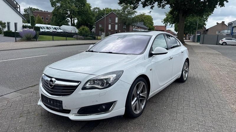 Weiß Gebraucht 2014 Opel Insignia Innovation Kombi | 6.950 € (Teuer) - Bild 1/4
