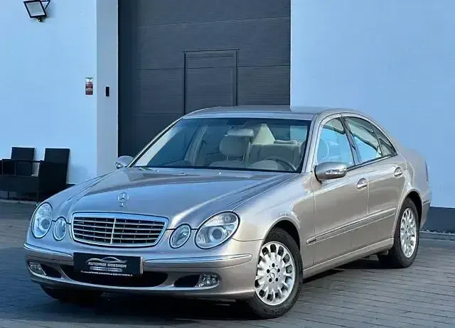 Używany Mercedes E220 Elegance 190 KM (139 kW) 2004 Sedan/Limuzyna