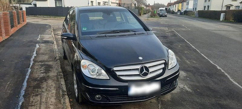 Gebraucht Mercedes B200 140 PS (102 kW) 2007 Schwarz Van / Kleinbus
