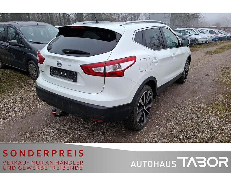 Gebraucht Nissan Qashqai Tekna 116 PS (85 kW) 2015 Weiß SUV